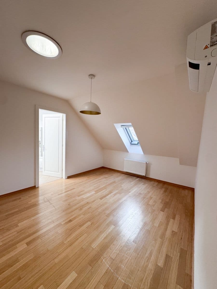 Pronájem bytu 3+kk 143 m², Opatovická, Praha, Praha Pronájem bytu 3+kk 143 m², Opatovická, Praha, Praha