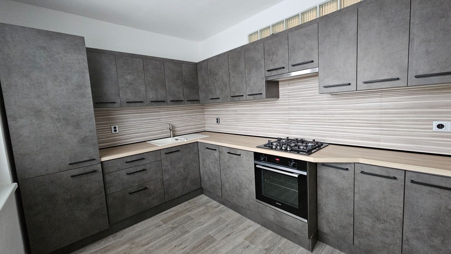 Prodej bytu 3+1 84 m², Holandská, Moravská Třebová, Pardubický kraj Prodej bytu 3+1 84 m², Holandská, Moravská Třebová, Pardubický kraj