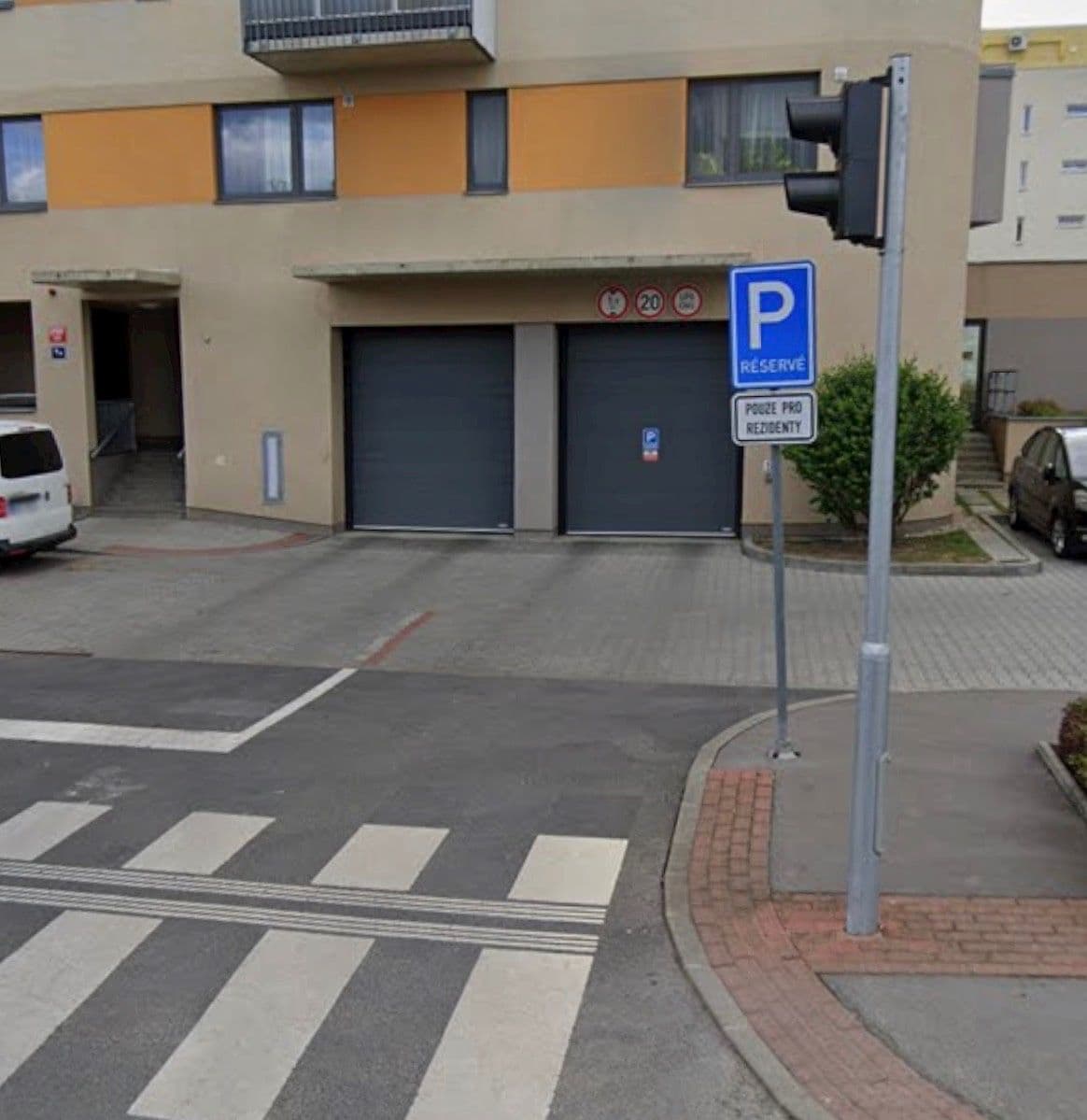 Pronájem garáže 14 m², Nárožní, Praha, Praha Pronájem garáže 14 m², Nárožní, Praha, Praha