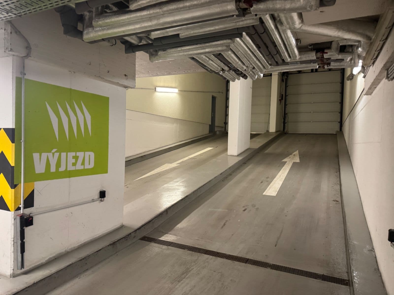 Pronájem garáže 14 m², Nárožní, Praha, Praha Pronájem garáže 14 m², Nárožní, Praha, Praha