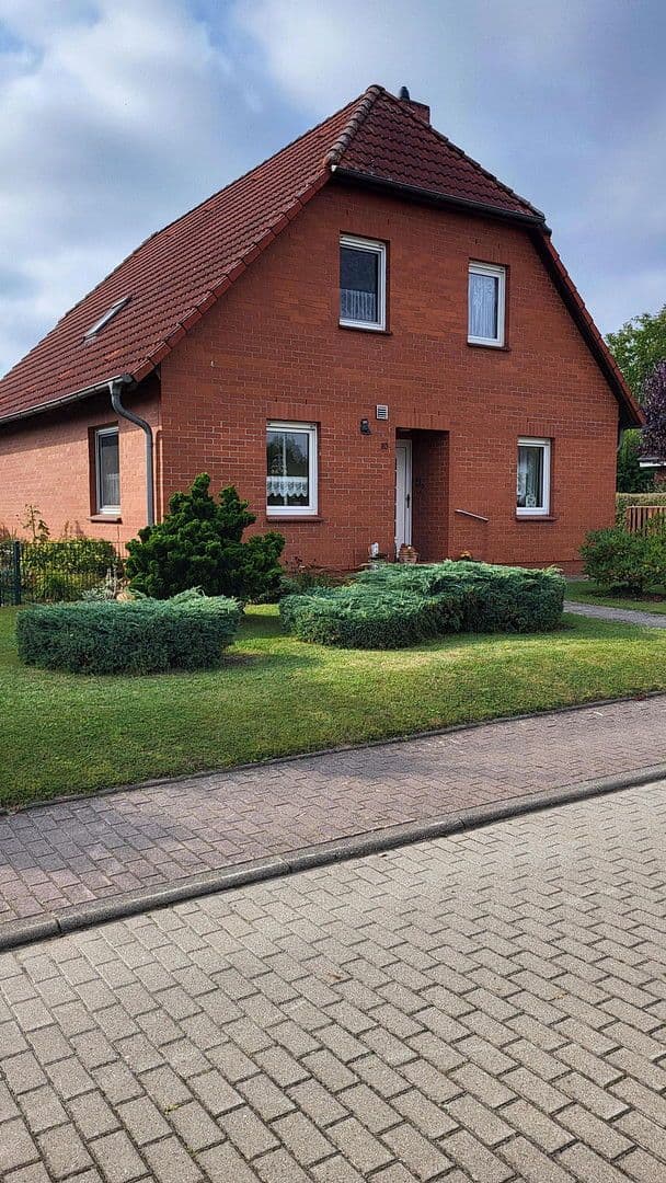 Prodej domu 152 m², pozemek 769 m², Jördenstorf, Mecklenburg-Vorpommern Prodej domu 152 m², pozemek 769 m², Jördenstorf, Mecklenburg-Vorpommern
