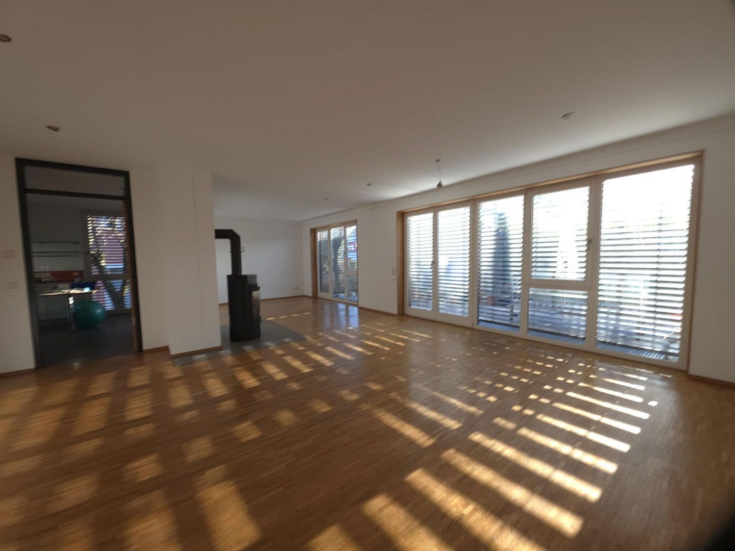 Pronájem domu 200 m², pozemek 450 m², Reutlingen, Bádensko-Württembersko Pronájem domu 200 m², pozemek 450 m², Reutlingen, Bádensko-Württembersko