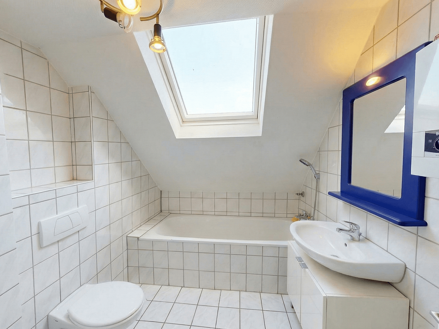 Pronájem bytu 2+1 40 m², Leverkusen, Severní Porýní-Vestfálsko Pronájem bytu 2+1 40 m², Leverkusen, Severní Porýní-Vestfálsko