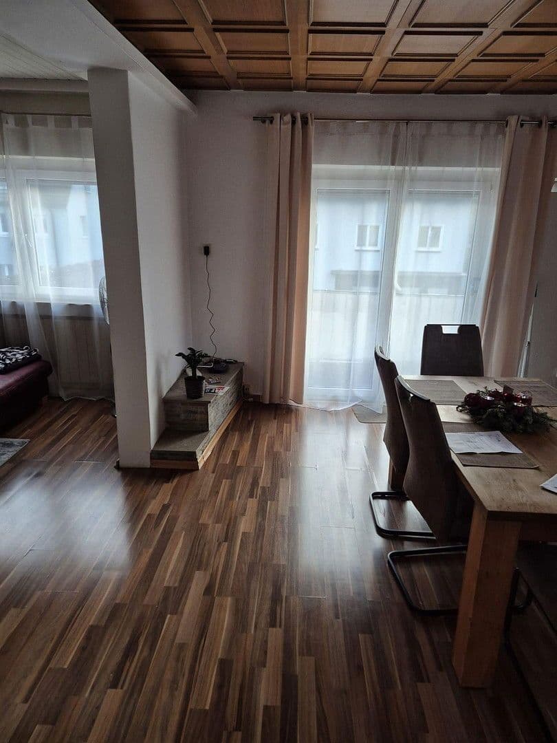 Pronájem bytu 4+1 102 m², Schwäbisch Gmünd, Bádensko-Württembersko Pronájem bytu 4+1 102 m², Schwäbisch Gmünd, Bádensko-Württembersko