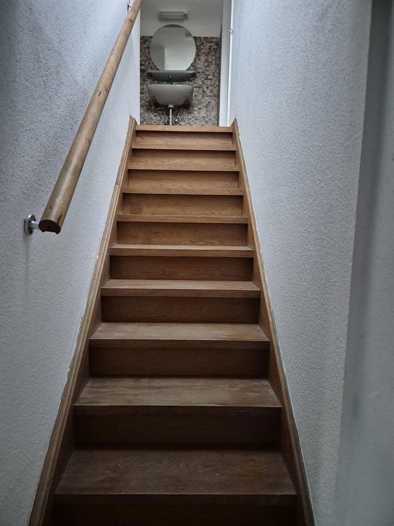 Pronájem bytu 4+1 102 m², Schwäbisch Gmünd, Bádensko-Württembersko Pronájem bytu 4+1 102 m², Schwäbisch Gmünd, Bádensko-Württembersko