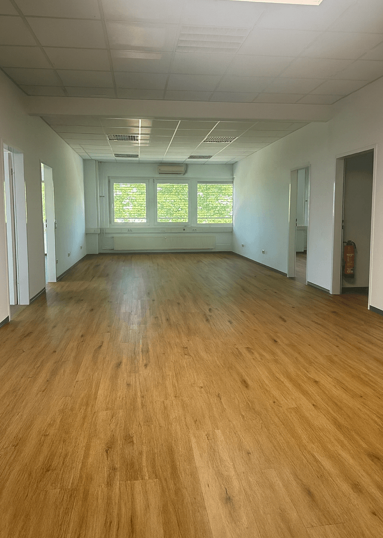 Pronájem kanceláře 270 m², Affingerstr. 12-14, Augsburg, Bavorsko Pronájem kanceláře 270 m², Affingerstr. 12-14, Augsburg, Bavorsko