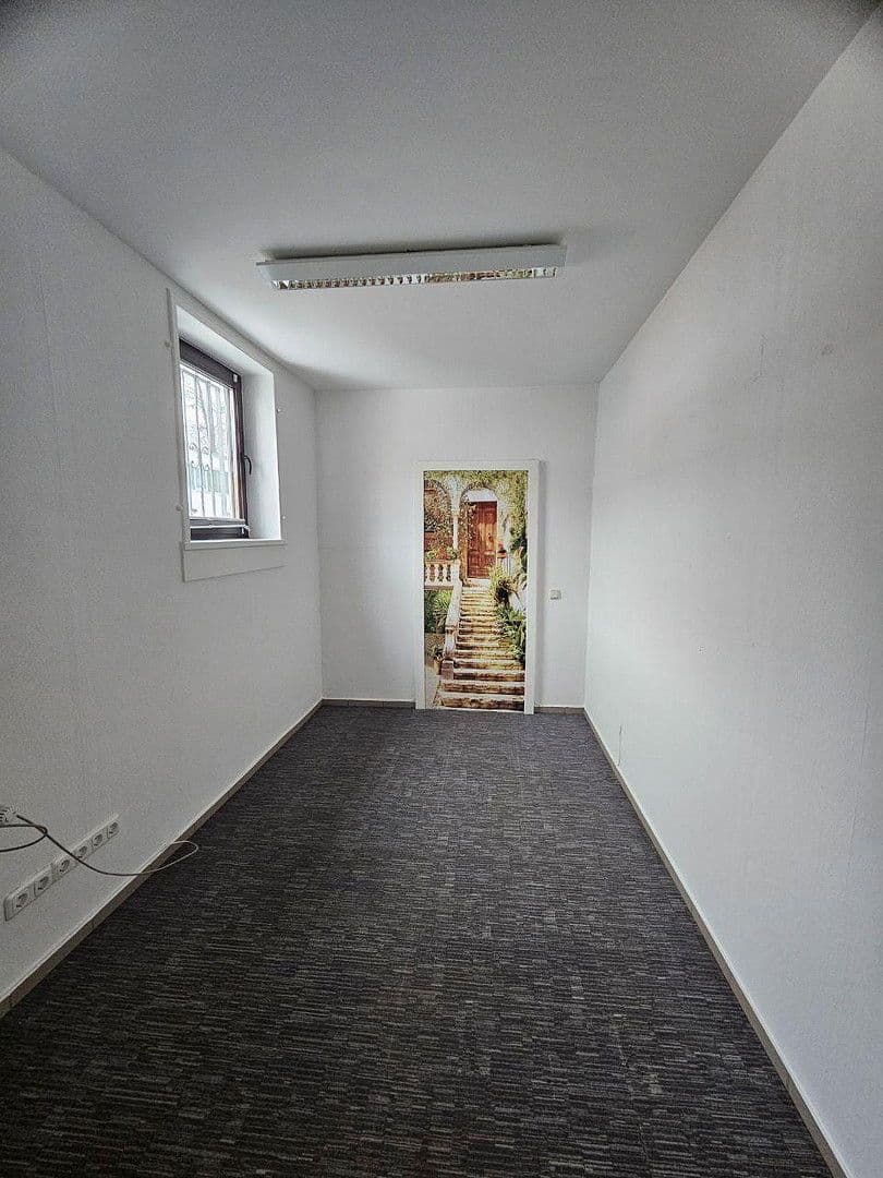 Pronájem nebytového prostoru 4.000 m², Tostedt, Dolní Sasko Pronájem nebytového prostoru 4.000 m², Tostedt, Dolní Sasko