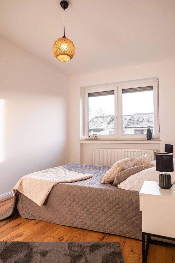 Prodej domu 133 m², pozemek 190 m², Kiefernweg 35, Stuhr, Dolní Sasko Prodej domu 133 m², pozemek 190 m², Kiefernweg 35, Stuhr, Dolní Sasko