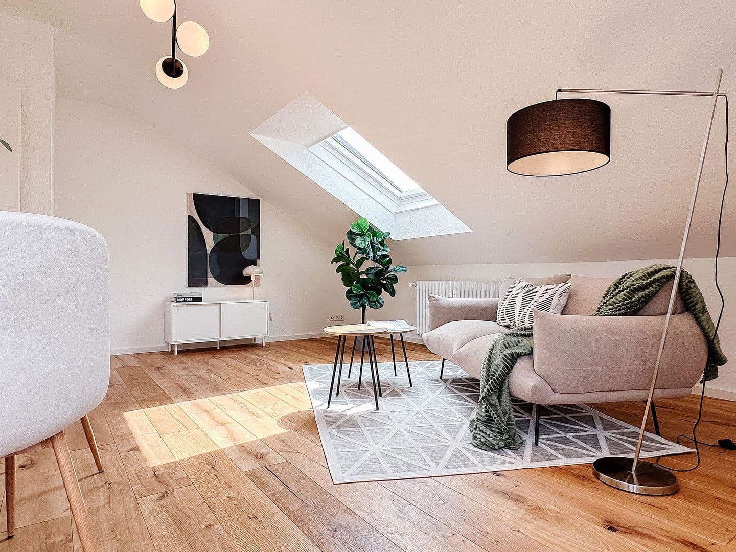 Prodej bytu 3+1 92 m², Neutraubling, Bavorsko Prodej bytu 3+1 92 m², Neutraubling, Bavorsko