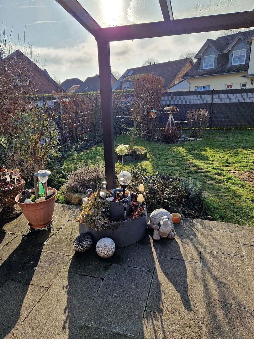 Prodej domu 133 m², pozemek 399 m², Nörvenich, Severní Porýní-Vestfálsko Prodej domu 133 m², pozemek 399 m², Nörvenich, Severní Porýní-Vestfálsko