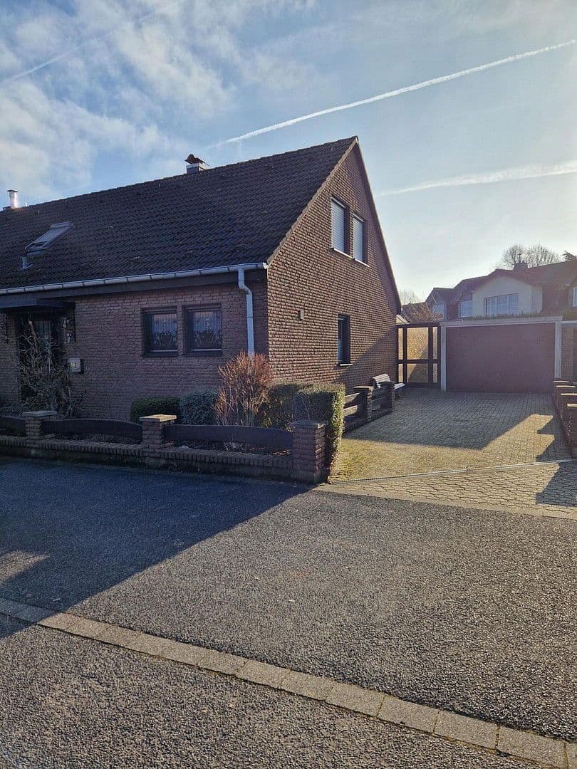 Prodej domu 133 m², pozemek 399 m², Nörvenich, Severní Porýní-Vestfálsko Prodej domu 133 m², pozemek 399 m², Nörvenich, Severní Porýní-Vestfálsko