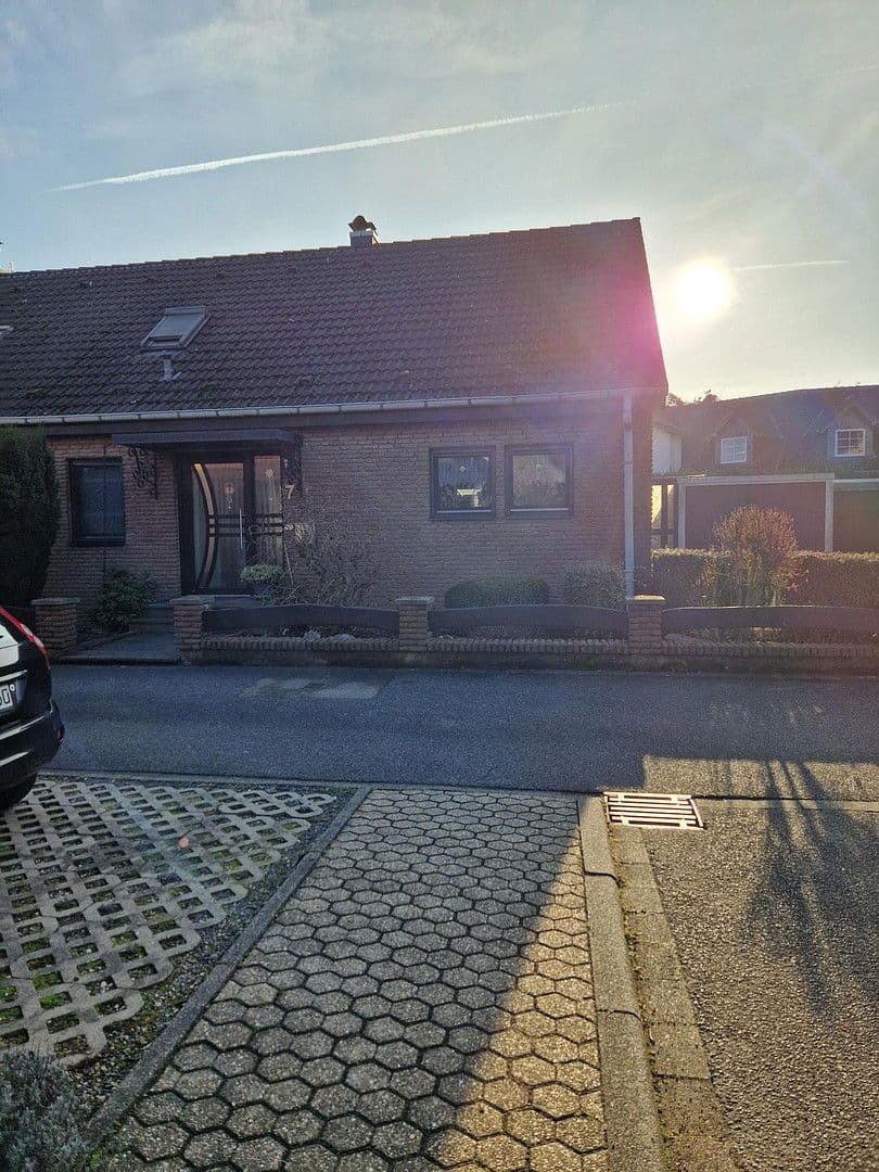 Prodej domu 133 m², pozemek 399 m², Nörvenich, Severní Porýní-Vestfálsko Prodej domu 133 m², pozemek 399 m², Nörvenich, Severní Porýní-Vestfálsko