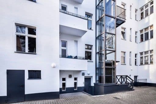 Pronájem bytu 2+1 67 m², Konradinstraße 28, Berlin, Berlín Pronájem bytu 2+1 67 m², Konradinstraße 28, Berlin, Berlín