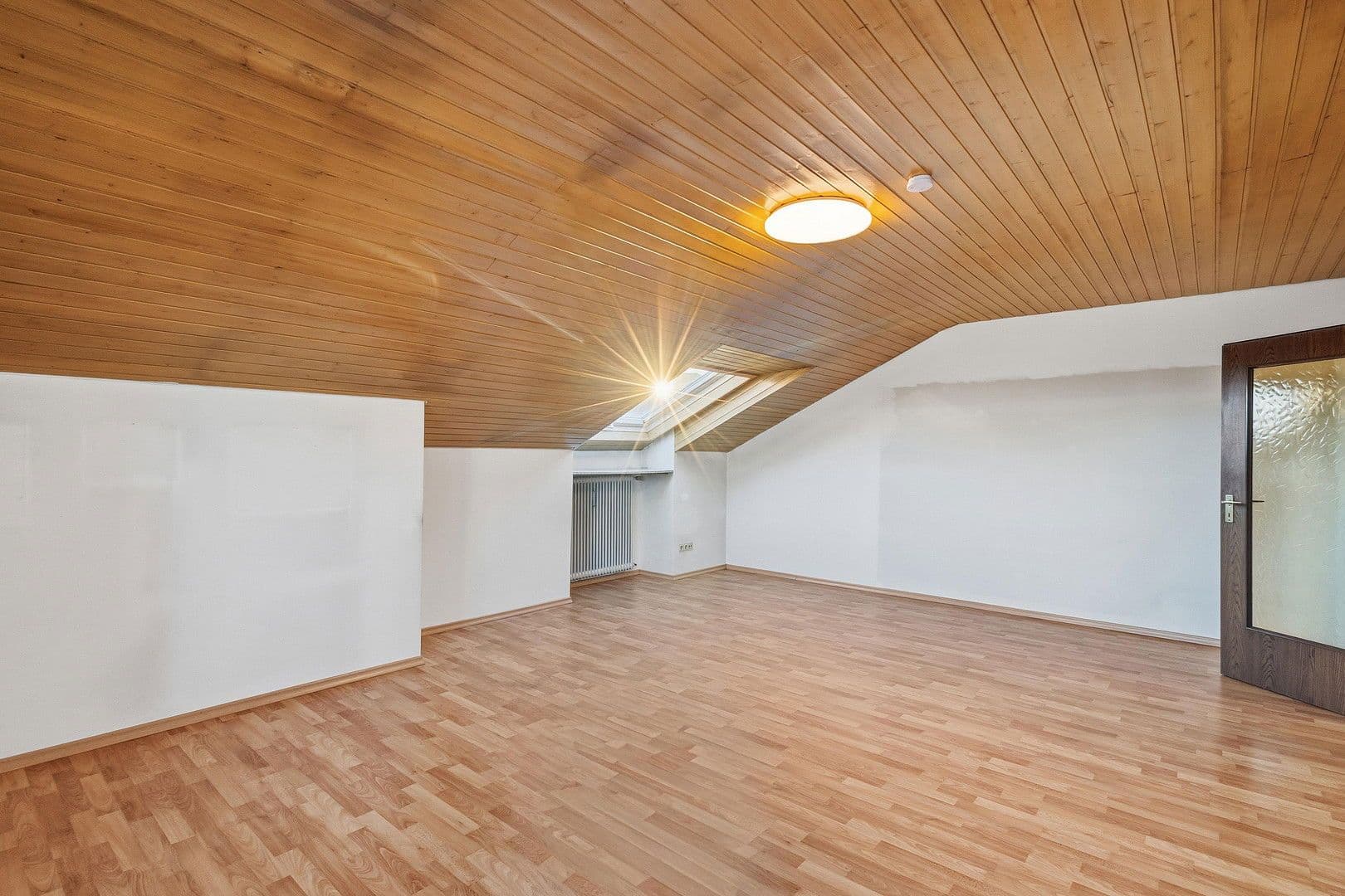 Prodej bytu 3+1 90 m², Neutraubling, Bavorsko Prodej bytu 3+1 90 m², Neutraubling, Bavorsko