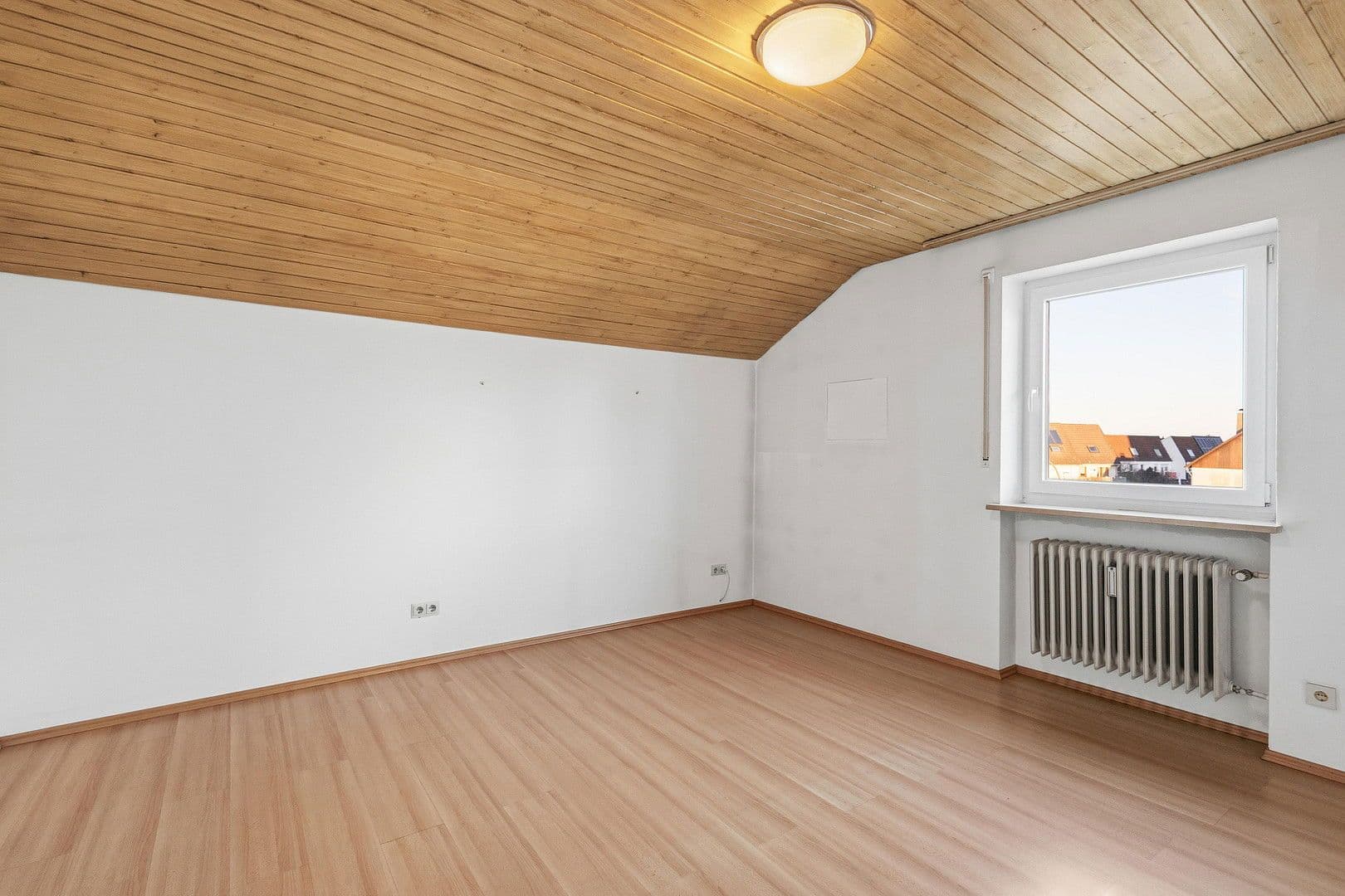 Prodej bytu 3+1 90 m², Neutraubling, Bavorsko Prodej bytu 3+1 90 m², Neutraubling, Bavorsko