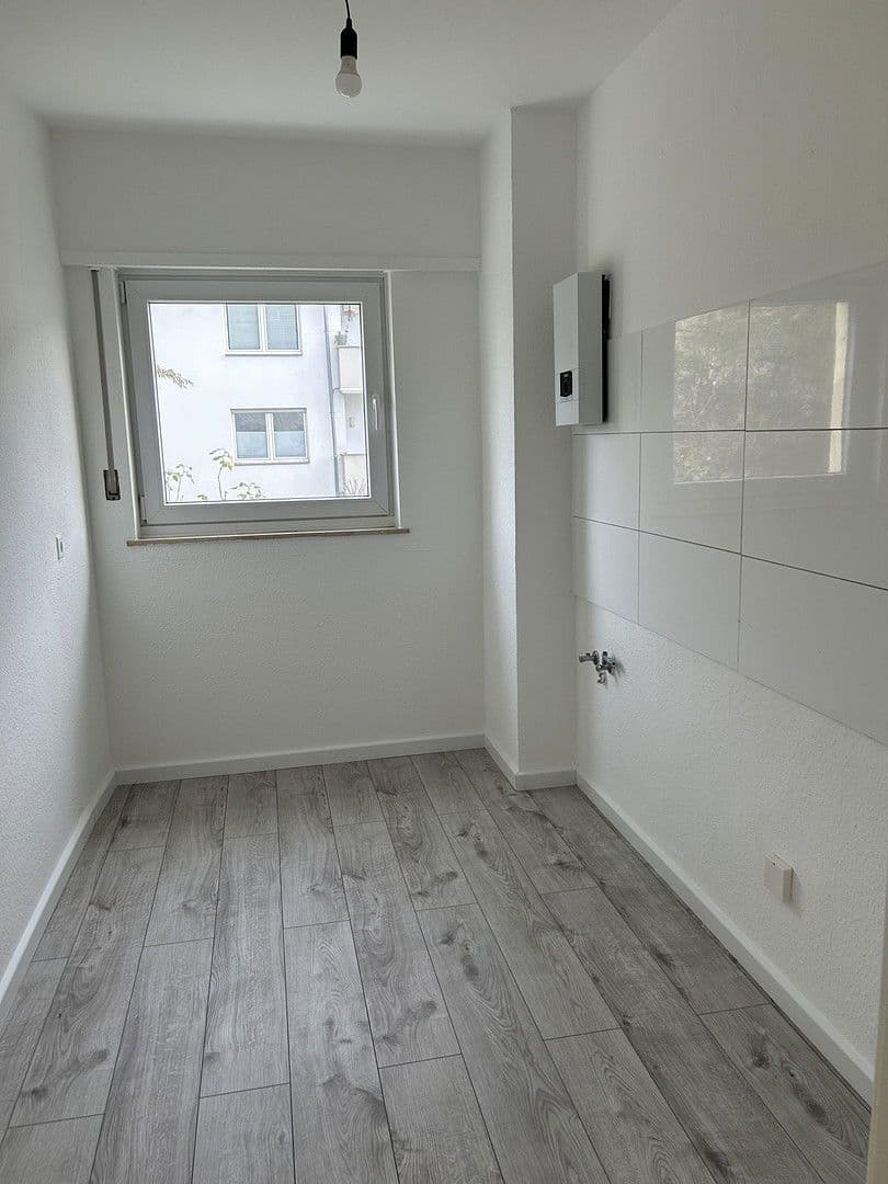 Pronájem bytu 3+1 68 m², Curieweg 12, Düsseldorf, Severní Porýní-Vestfálsko Pronájem bytu 3+1 68 m², Curieweg 12, Düsseldorf, Severní Porýní-Vestfálsko