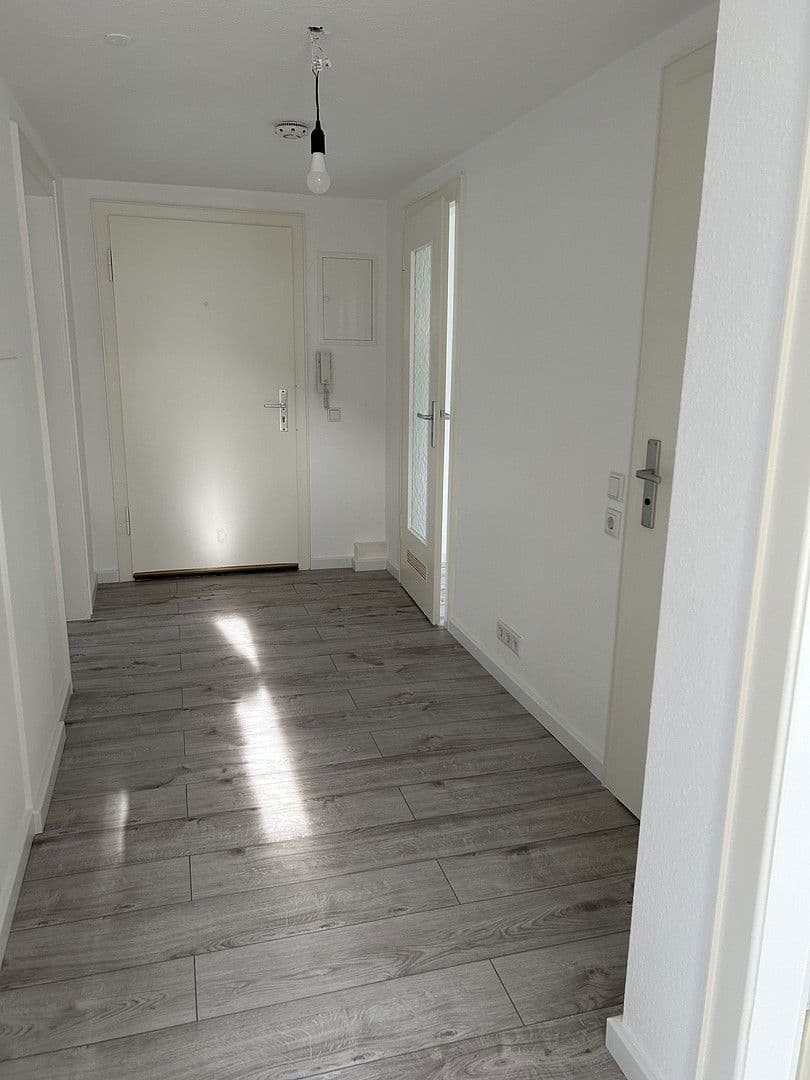 Pronájem bytu 3+1 68 m², Curieweg 12, Düsseldorf, Severní Porýní-Vestfálsko Pronájem bytu 3+1 68 m², Curieweg 12, Düsseldorf, Severní Porýní-Vestfálsko