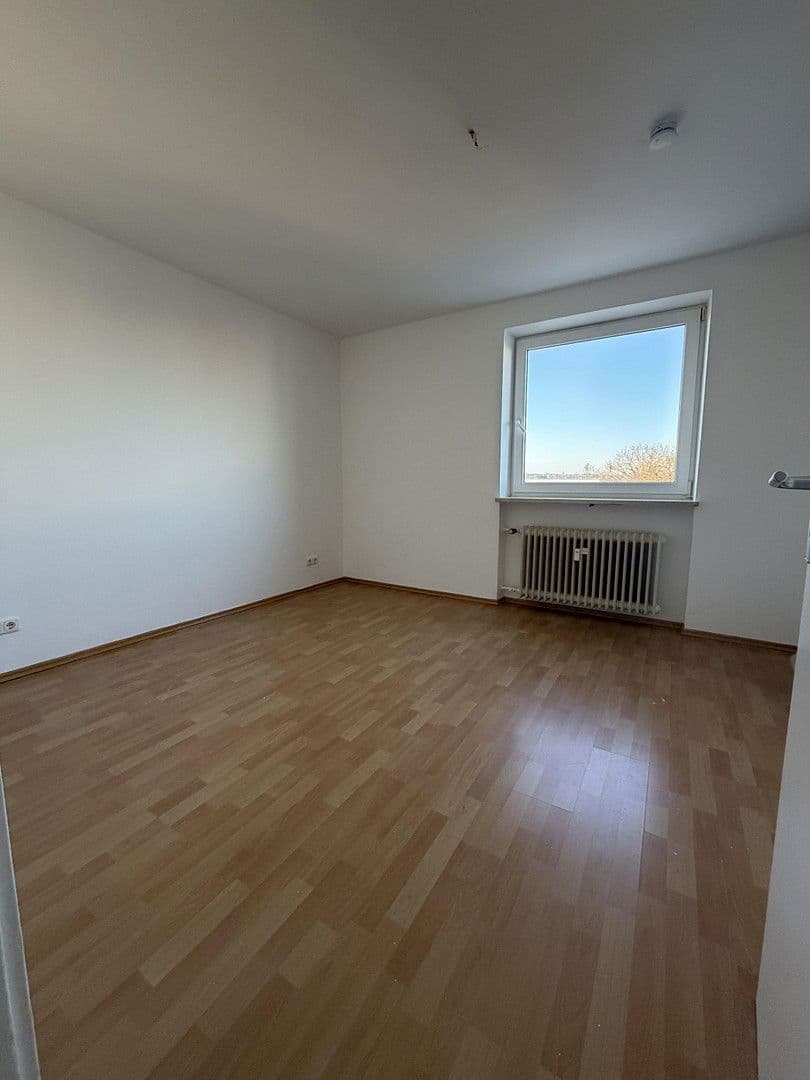 Pronájem bytu 2+1 52 m², Ettenhoferstr. 28, Fürstenfeldbruck, Bavorsko Pronájem bytu 2+1 52 m², Ettenhoferstr. 28, Fürstenfeldbruck, Bavorsko