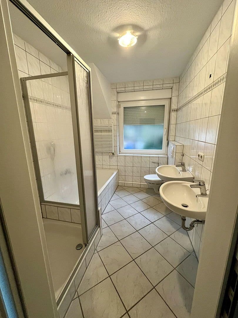 Pronájem domu 146 m², pozemek 209 m², Niedernhausen, Hessen Pronájem domu 146 m², pozemek 209 m², Niedernhausen, Hessen