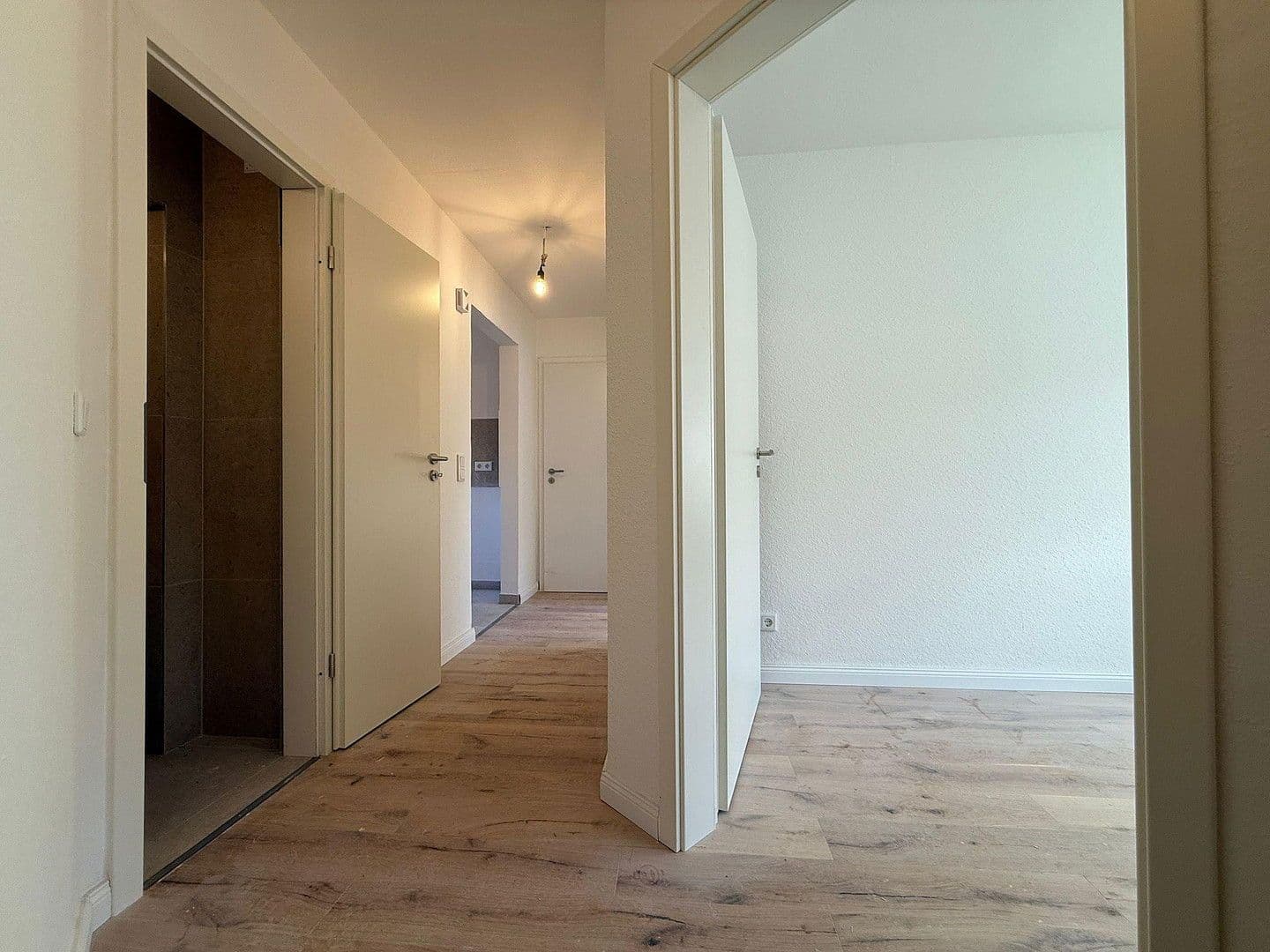 Prodej bytu 3+1 58 m², Einbecker Straße 20, Bremen, Bremen Prodej bytu 3+1 58 m², Einbecker Straße 20, Bremen, Bremen