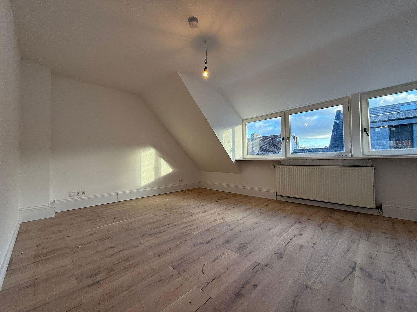 Prodej bytu 3+1 58 m², Einbecker Straße 20, Bremen, Bremen Prodej bytu 3+1 58 m², Einbecker Straße 20, Bremen, Bremen