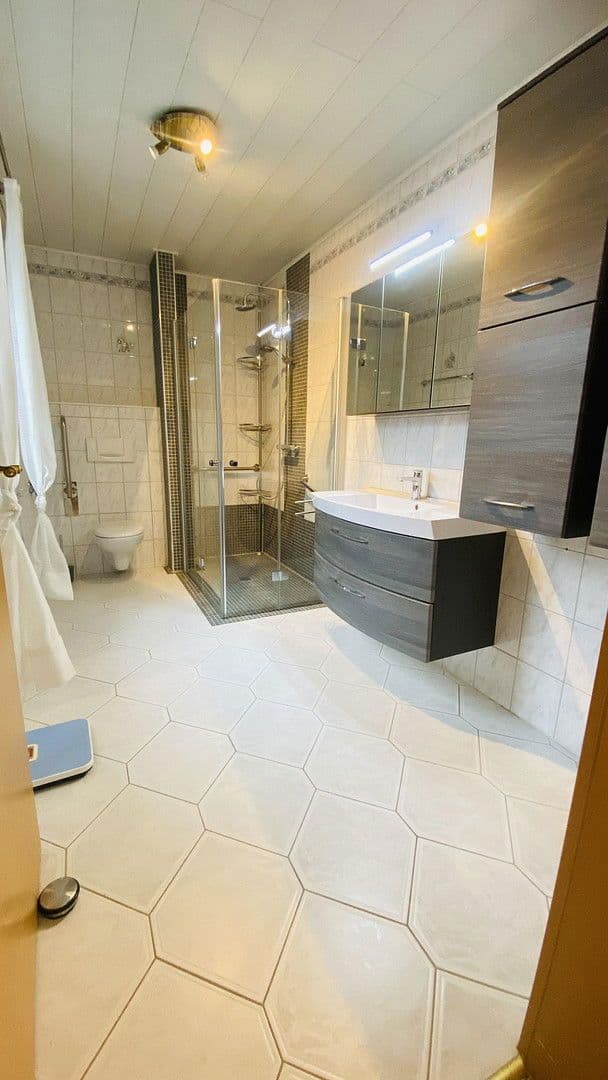 Prodej domu 211 m², pozemek 613 m², Mainleus, Bavorsko Prodej domu 211 m², pozemek 613 m², Mainleus, Bavorsko