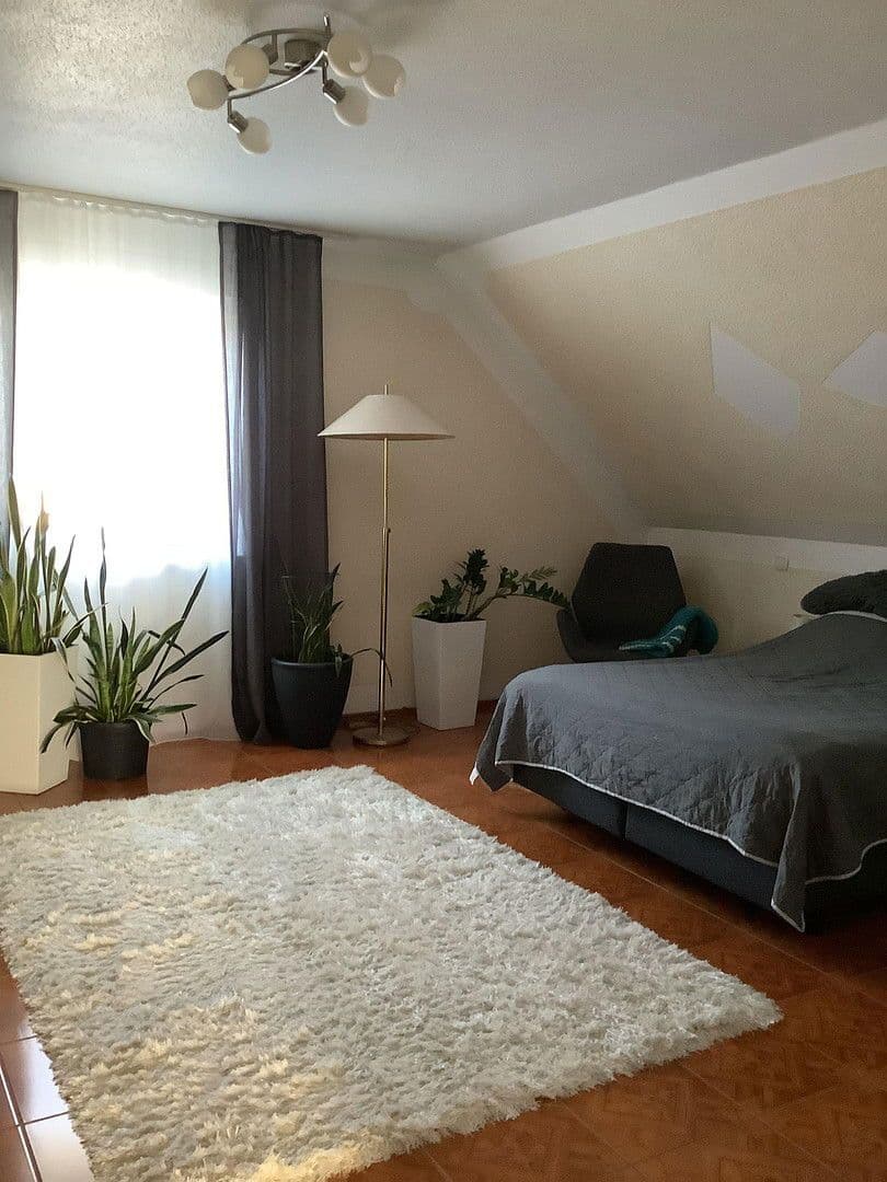 Prodej domu 211 m², pozemek 613 m², Mainleus, Bavorsko Prodej domu 211 m², pozemek 613 m², Mainleus, Bavorsko