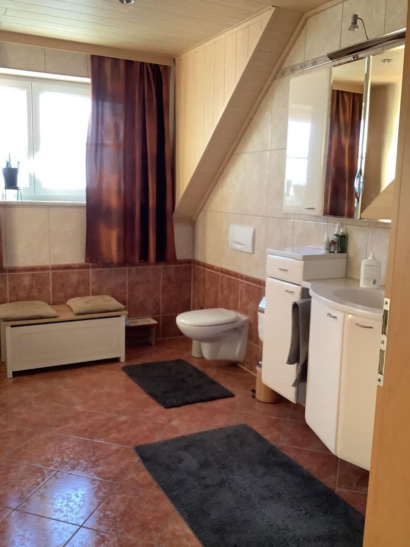 Prodej domu 211 m², pozemek 613 m², Mainleus, Bavorsko Prodej domu 211 m², pozemek 613 m², Mainleus, Bavorsko