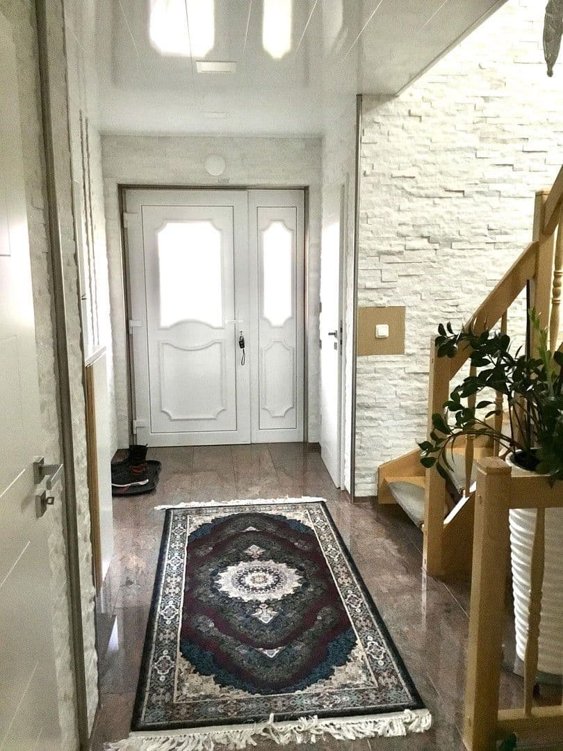 Prodej domu 211 m², pozemek 613 m², Mainleus, Bavorsko Prodej domu 211 m², pozemek 613 m², Mainleus, Bavorsko