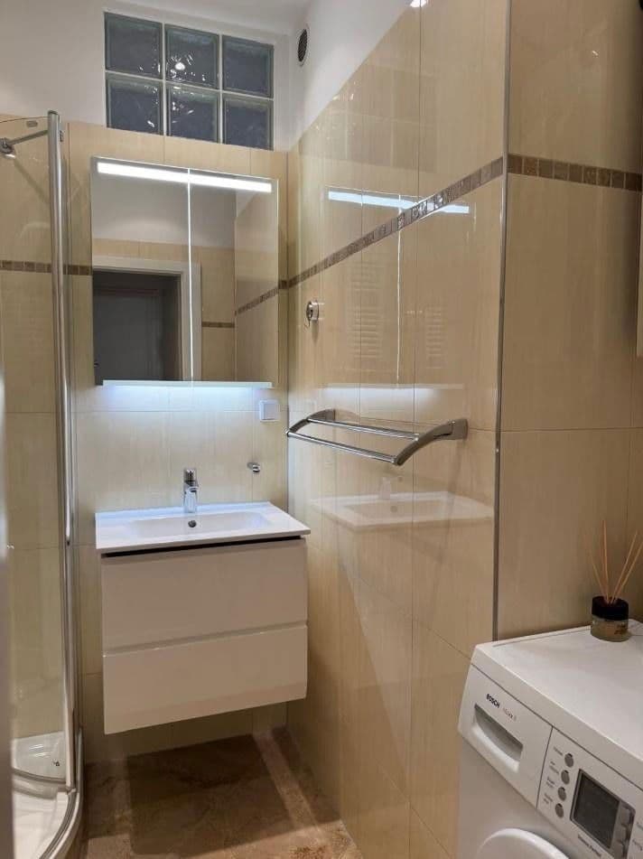 Pronájem bytu 2+1 56 m², Köln, Severní Porýní-Vestfálsko Pronájem bytu 2+1 56 m², Köln, Severní Porýní-Vestfálsko