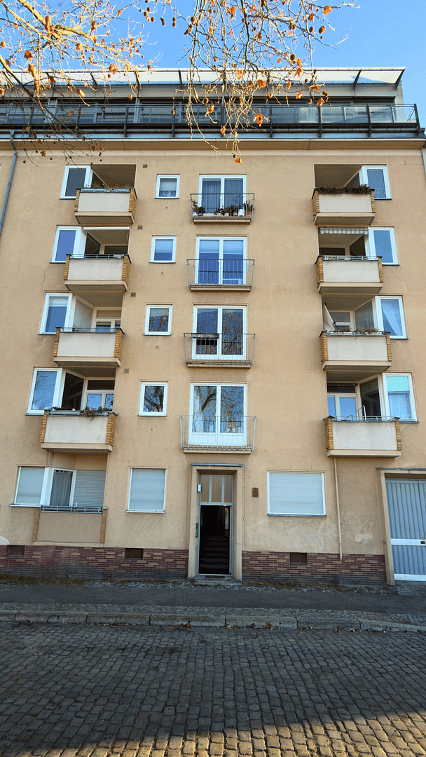 Prodej bytu 3+1 80 m², Berlin, Berlín Prodej bytu 3+1 80 m², Berlin, Berlín