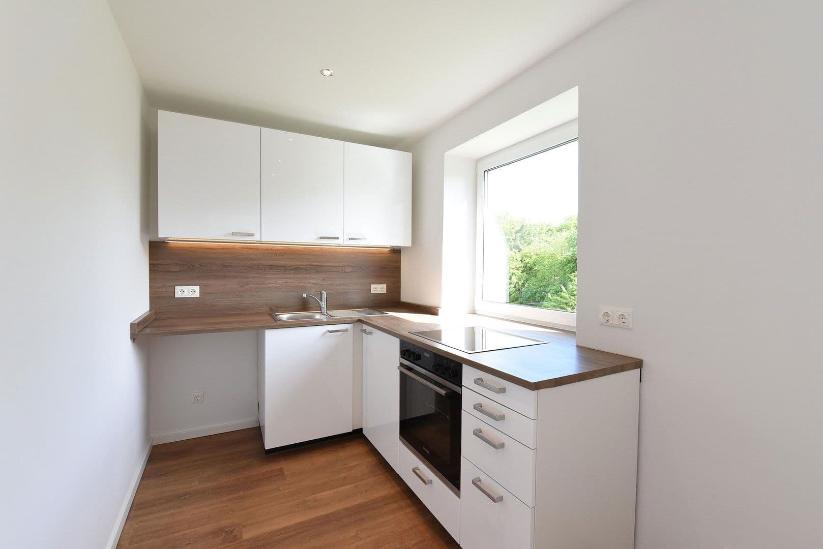 Pronájem bytu 3+1 67 m², Hamburg, Hamburg Pronájem bytu 3+1 67 m², Hamburg, Hamburg