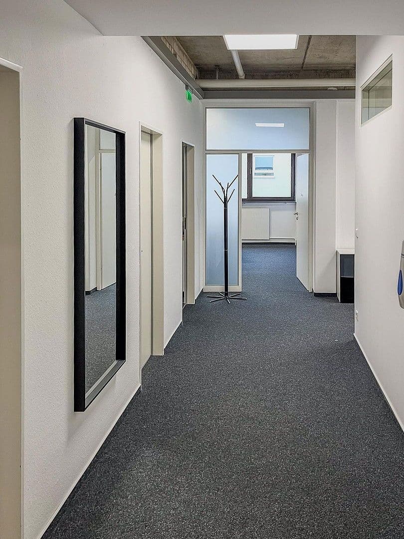 Pronájem kanceláře 230 m², Porschestrasse 2, Fellbach, Bádensko-Württembersko Pronájem kanceláře 230 m², Porschestrasse 2, Fellbach, Bádensko-Württembersko