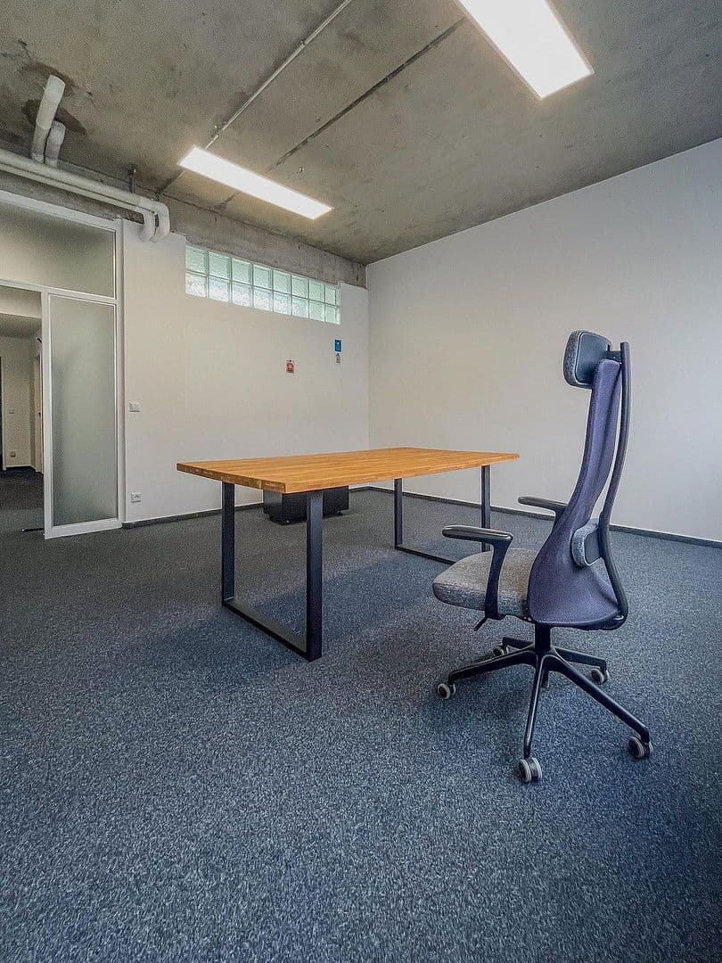 Pronájem kanceláře 230 m², Porschestrasse 2, Fellbach, Bádensko-Württembersko Pronájem kanceláře 230 m², Porschestrasse 2, Fellbach, Bádensko-Württembersko