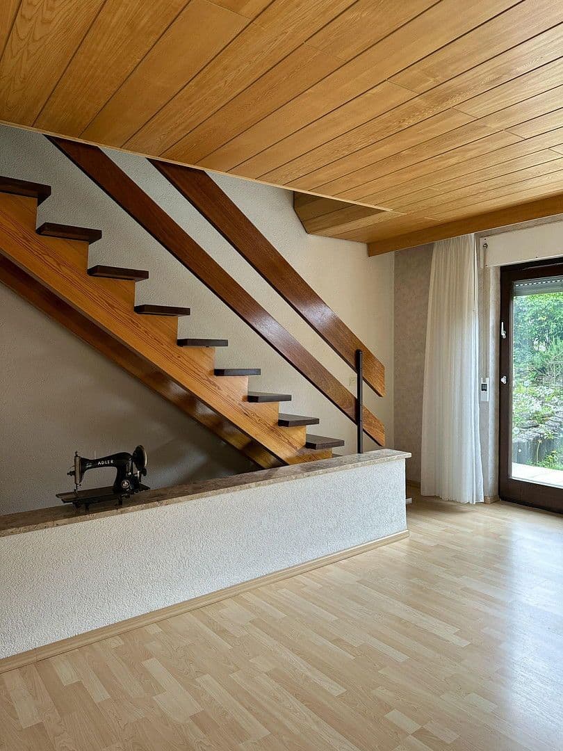 Prodej domu 137 m², pozemek 305 m², Remshalden, Bádensko-Württembersko Prodej domu 137 m², pozemek 305 m², Remshalden, Bádensko-Württembersko