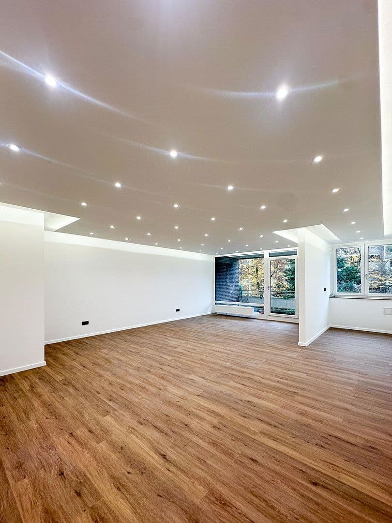 Prodej bytu 3+1 78 m², Kappelerstraße 3, Düsseldorf, Severní Porýní-Vestfálsko Prodej bytu 3+1 78 m², Kappelerstraße 3, Düsseldorf, Severní Porýní-Vestfálsko