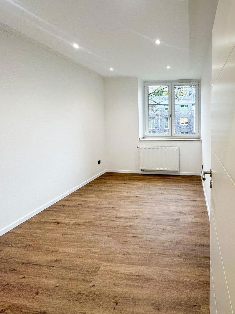 Prodej bytu 3+1 78 m², Kappelerstraße 3, Düsseldorf, Severní Porýní-Vestfálsko Prodej bytu 3+1 78 m², Kappelerstraße 3, Düsseldorf, Severní Porýní-Vestfálsko