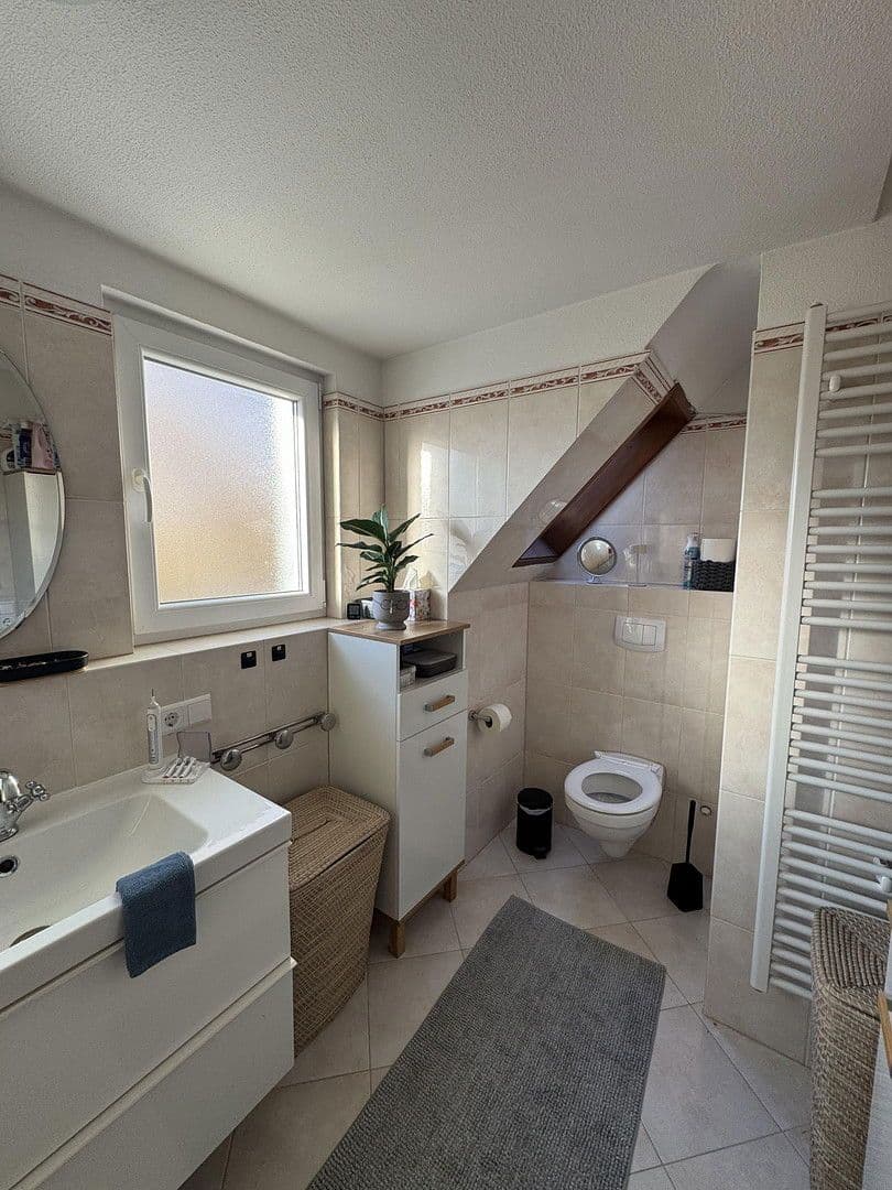 Prodej domu 170 m², pozemek 325 m², Kirchheim unter Teck, Bádensko-Württembersko Prodej domu 170 m², pozemek 325 m², Kirchheim unter Teck, Bádensko-Württembersko