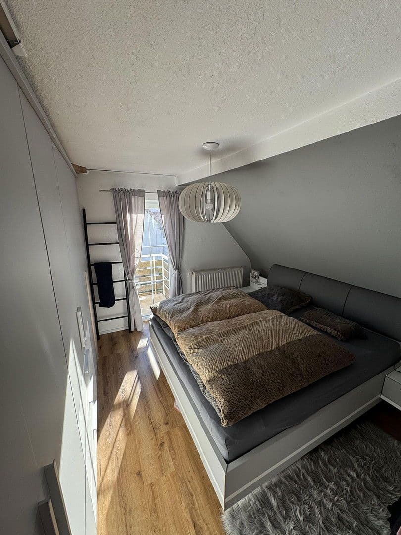 Prodej domu 170 m², pozemek 325 m², Kirchheim unter Teck, Bádensko-Württembersko Prodej domu 170 m², pozemek 325 m², Kirchheim unter Teck, Bádensko-Württembersko