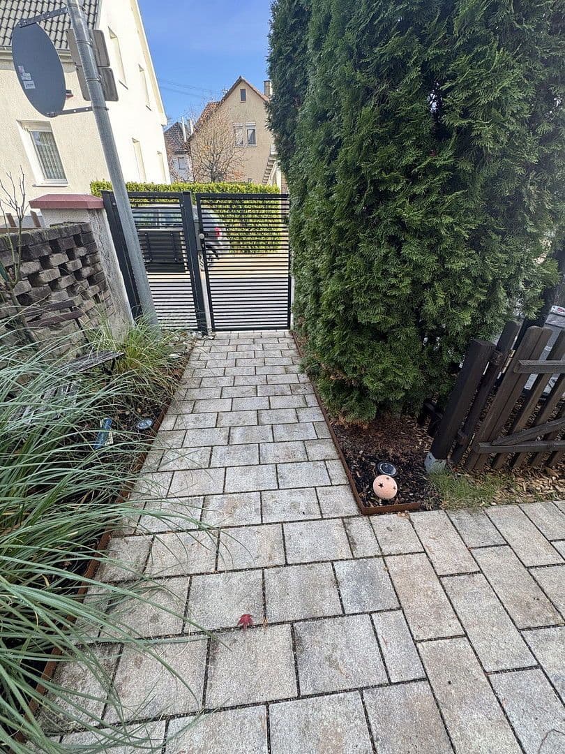 Prodej domu 170 m², pozemek 325 m², Kirchheim unter Teck, Bádensko-Württembersko Prodej domu 170 m², pozemek 325 m², Kirchheim unter Teck, Bádensko-Württembersko