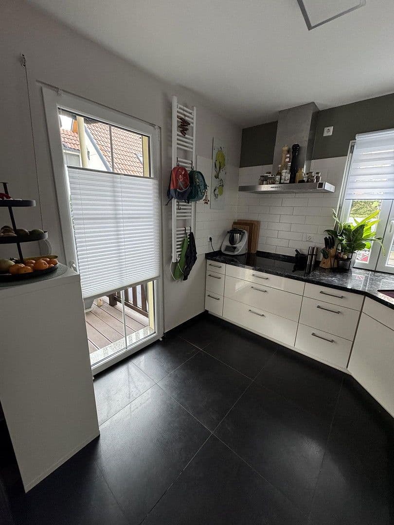 Prodej domu 170 m², pozemek 325 m², Kirchheim unter Teck, Bádensko-Württembersko Prodej domu 170 m², pozemek 325 m², Kirchheim unter Teck, Bádensko-Württembersko