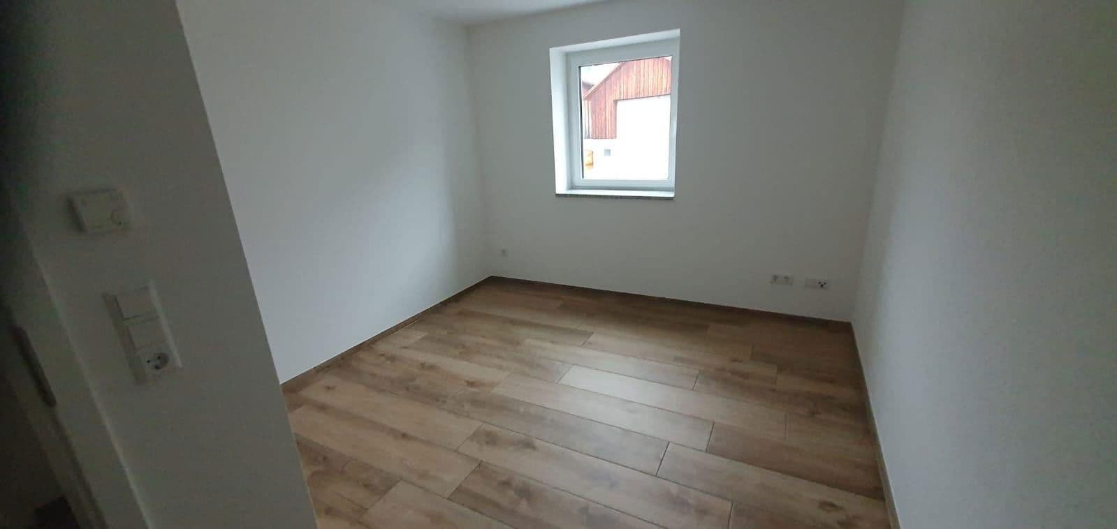 Pronájem bytu 3+1 100 m², Bergstrasse 11, Laufenburg (Baden), Bádensko-Württembersko Pronájem bytu 3+1 100 m², Bergstrasse 11, Laufenburg (Baden), Bádensko-Württembersko