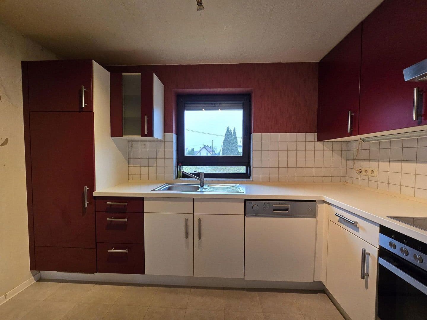 Pronájem bytu 3+1 92 m², Neuwied, Porýní-Falc Pronájem bytu 3+1 92 m², Neuwied, Porýní-Falc