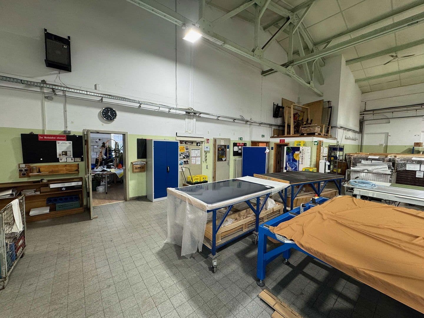 Pronájem nebytového prostoru 4.000 m², Töging, Bavorsko Pronájem nebytového prostoru 4.000 m², Töging, Bavorsko