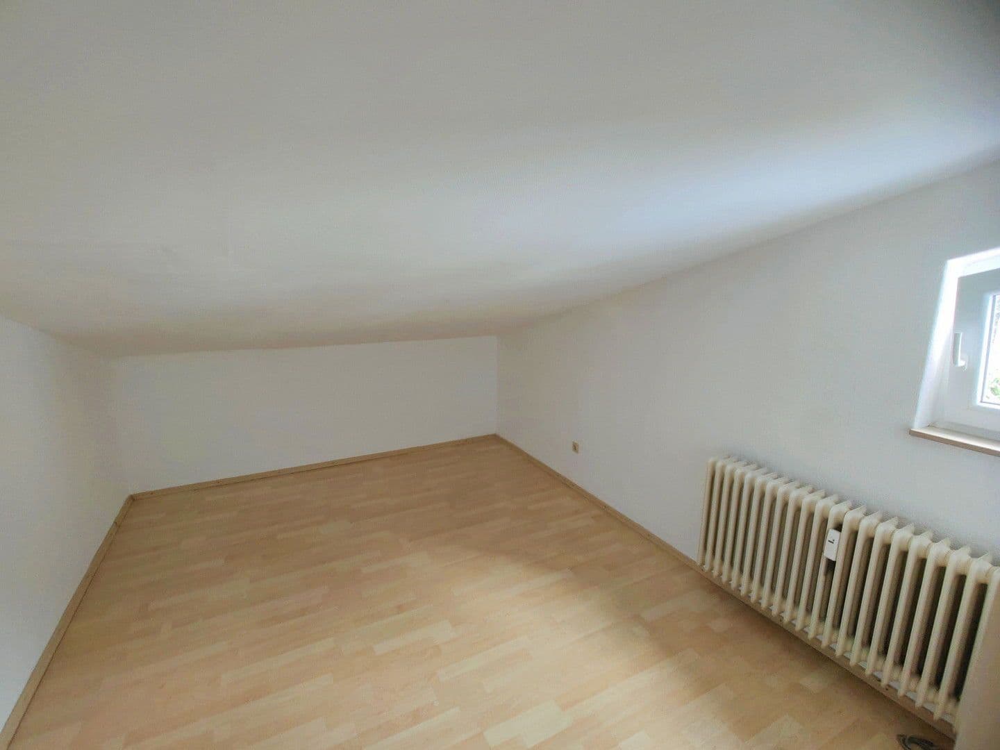 Pronájem bytu 2+kk 65 m², Reutlingen, Bádensko-Württembersko Pronájem bytu 2+kk 65 m², Reutlingen, Bádensko-Württembersko