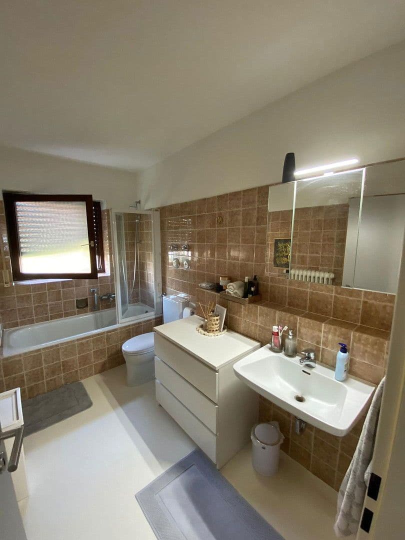 Pronájem bytu 3+1 99 m², Baden-Baden, Bádensko-Württembersko Pronájem bytu 3+1 99 m², Baden-Baden, Bádensko-Württembersko