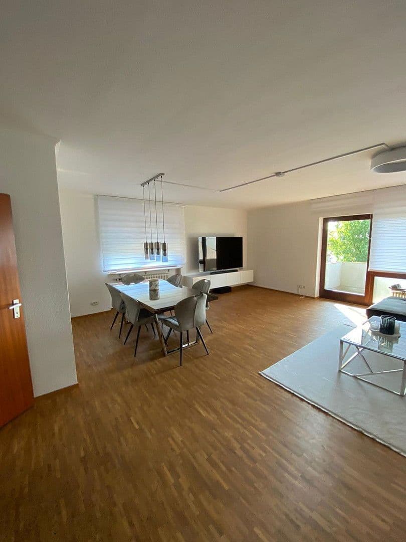 Pronájem bytu 3+1 99 m², Baden-Baden, Bádensko-Württembersko Pronájem bytu 3+1 99 m², Baden-Baden, Bádensko-Württembersko