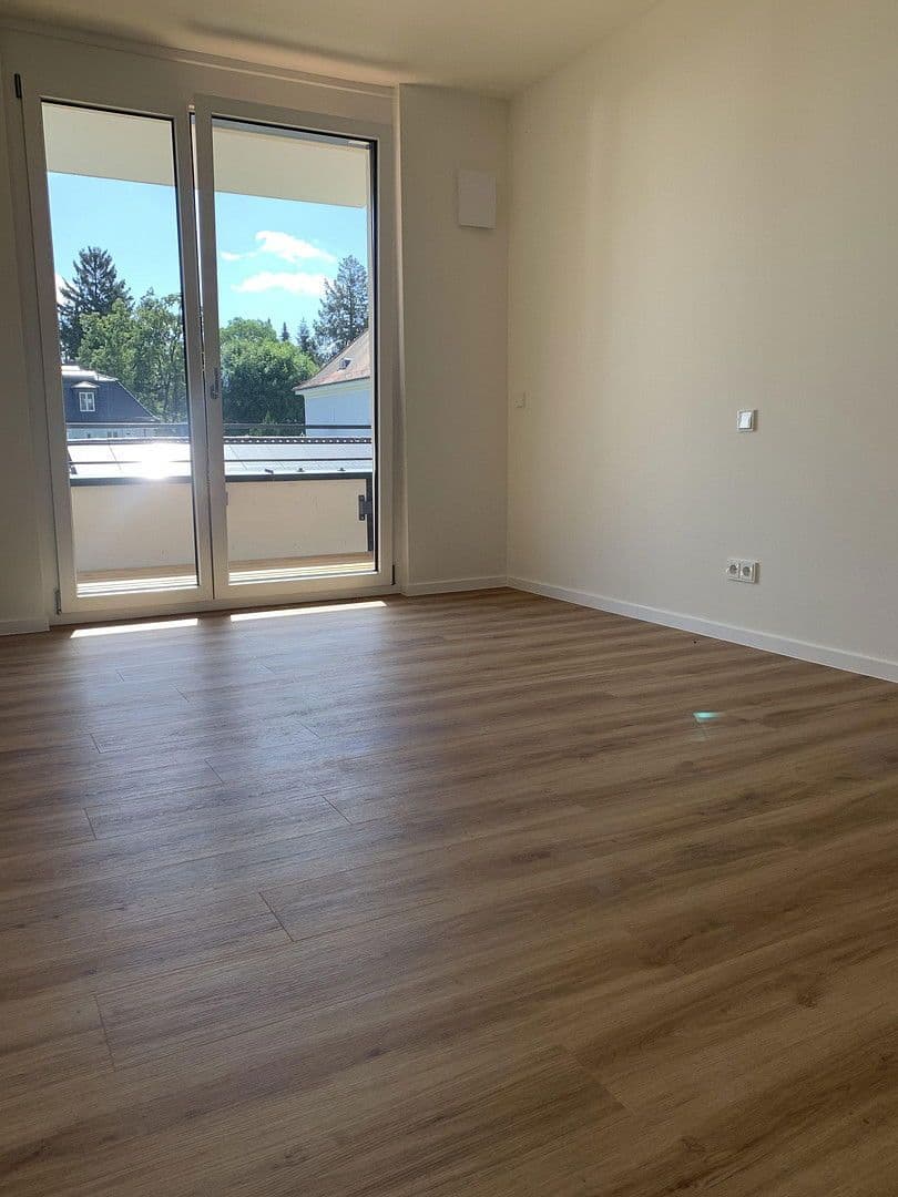 Pronájem bytu 2+1 67 m², Fürstenrieder Straße 229, München, Bavorsko Pronájem bytu 2+1 67 m², Fürstenrieder Straße 229, München, Bavorsko