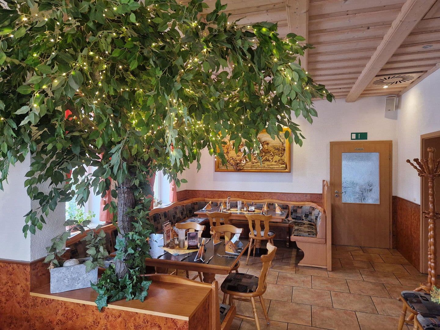 Prodej nebytového prostoru 2.200 m², Lützen, Sasko-Anhaltsko Prodej nebytového prostoru 2.200 m², Lützen, Sasko-Anhaltsko