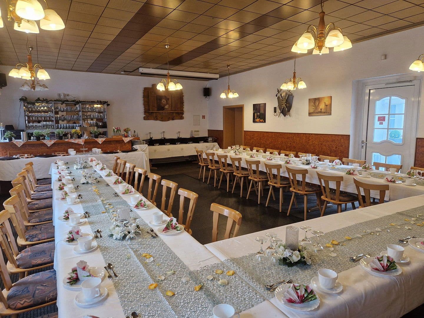 Prodej nebytového prostoru 2.200 m², Lützen, Sasko-Anhaltsko Prodej nebytového prostoru 2.200 m², Lützen, Sasko-Anhaltsko